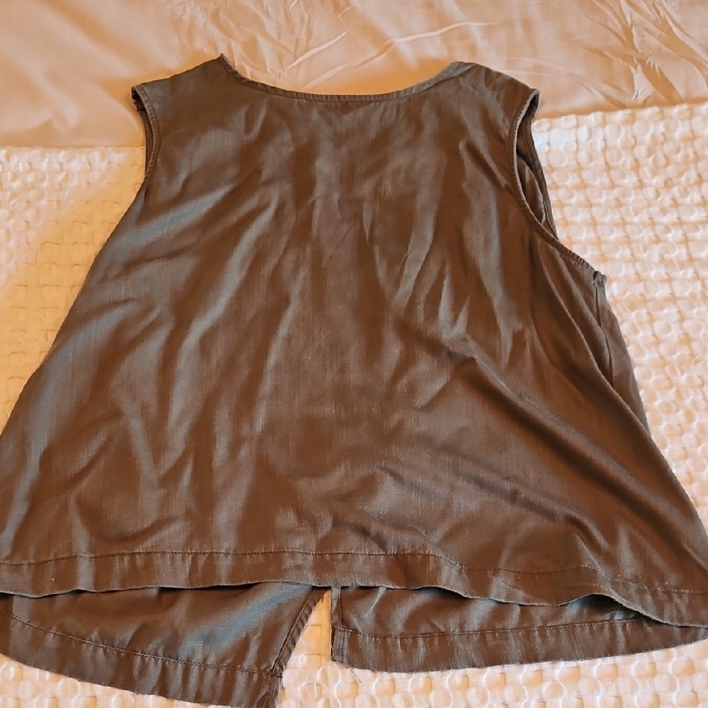 Casual Sleeveless Top - Olive Green